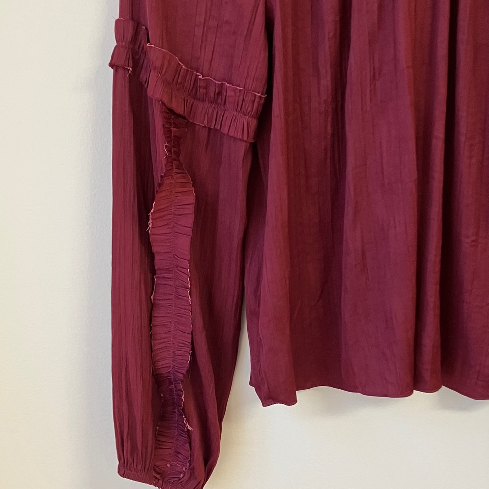 Socialite Ruffle Blouse - Picture 6 of 7